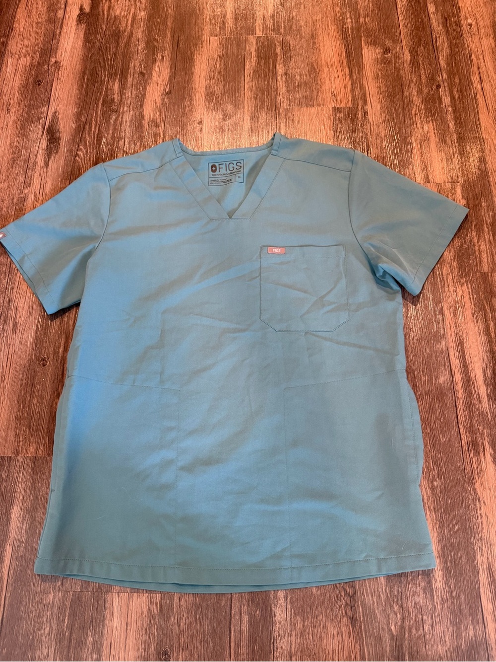 Figs Men’s Teal V-Neck Scrub Top with Chest Pocket